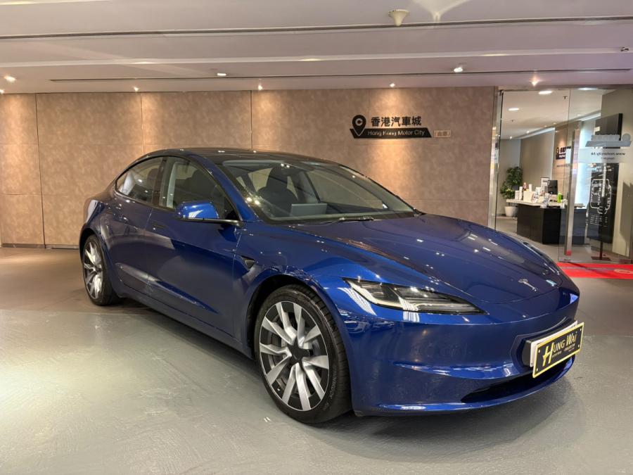 TESLA Model 3 AWD